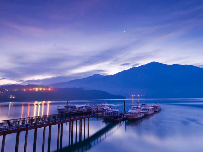 Du thuyền hồ Nhật Nguyệt