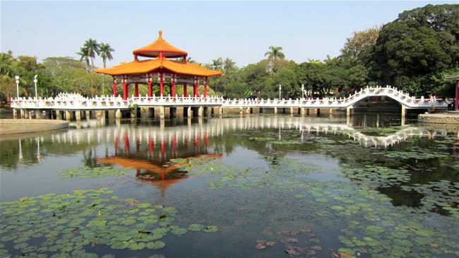 Hồ Sen, Xuân Thu Các