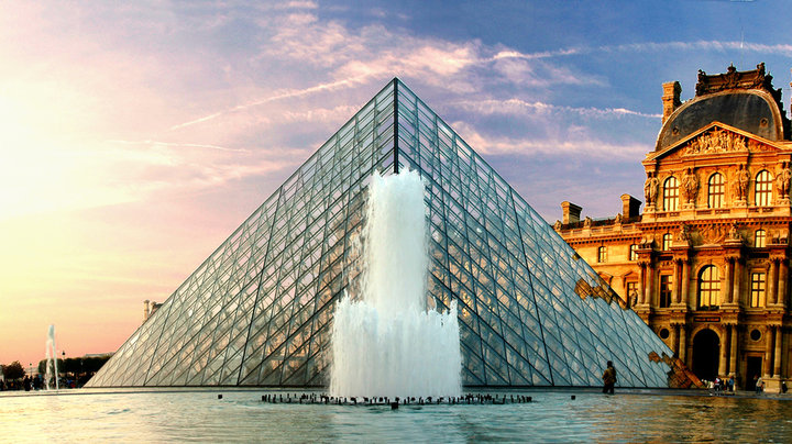 Viện bảo tàng Louvre của Pháp